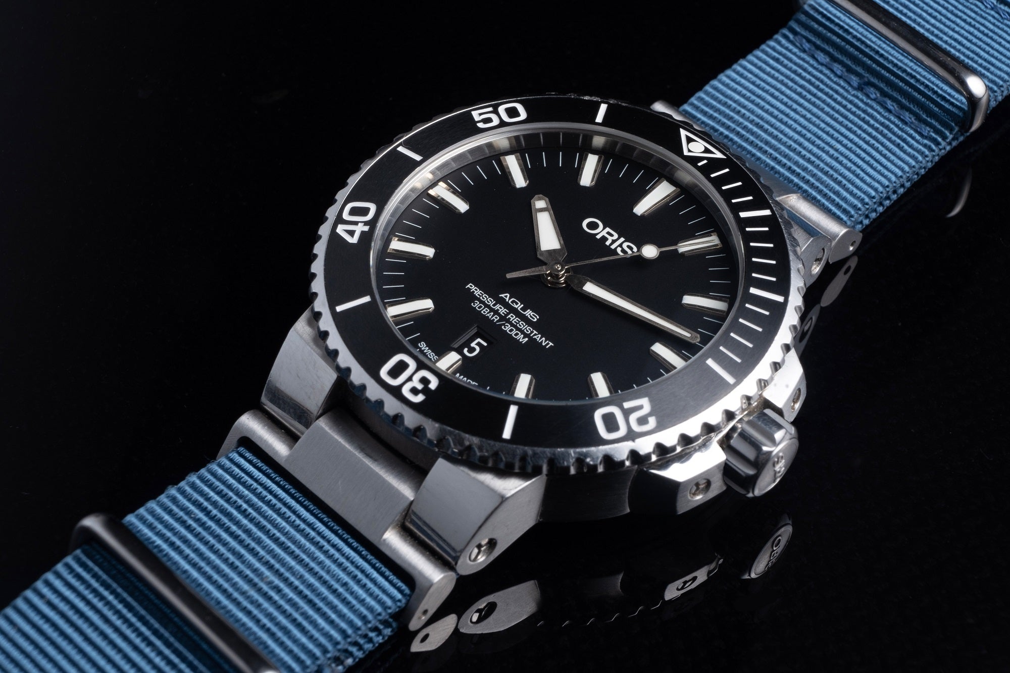 Oris aquis 39.5 online strap